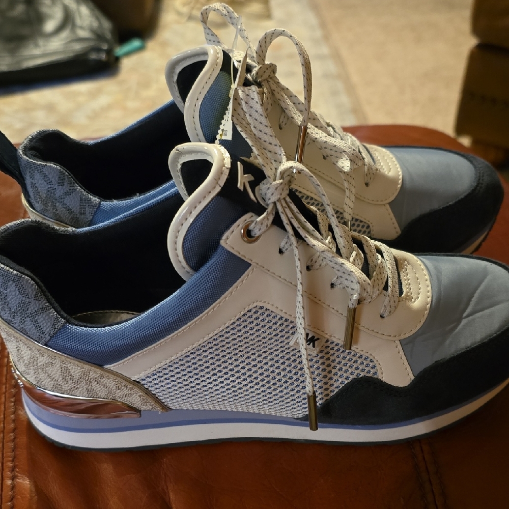 Micheal KORS Stylish Women's Sneakers in Blue and White #7